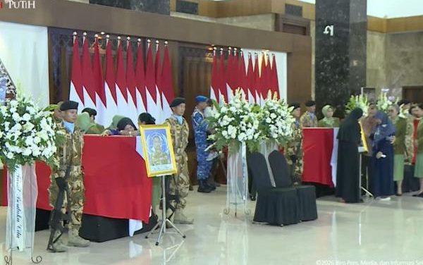 Dari Medan Tugas Ke Pangkuan Ibu Pertiwi: Prajurit TNI Gugur