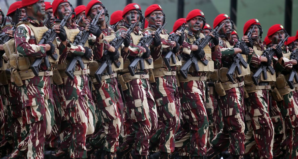 Kehidupan Prajurit TNI: Tantangan Dan Dedikasi Di Lapangan