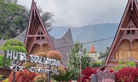 Pesona Wisata Budaya Huta Siallagan Di Danau Toba