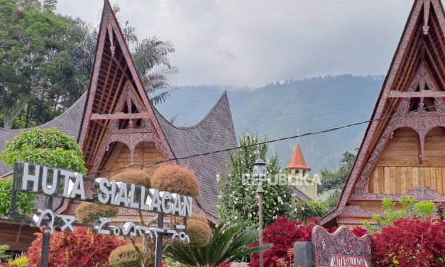 Pesona Wisata Budaya Huta Siallagan Di Danau Toba