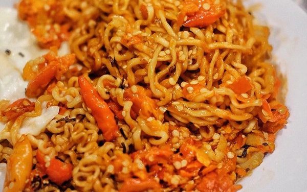 Makanan Pedas Favorit Masyarakat Indonesia Dan Risikonya