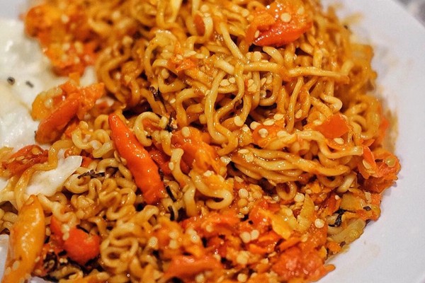 Makanan Pedas Favorit Masyarakat Indonesia Dan Risikonya