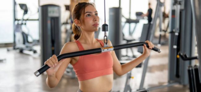 Perbedaan Latihan Kardio Dan Angkat Beban Untuk Pemula