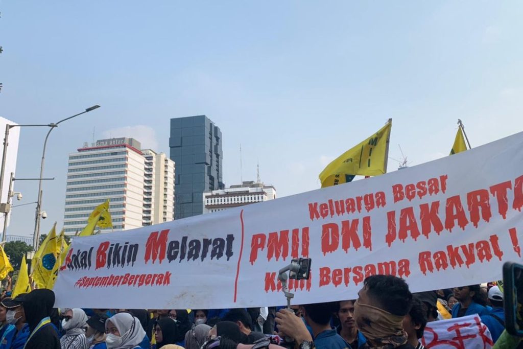 Harga BBM Naik, Mahasiswa Turun Ke Jalan Sampaikan Aspirasi