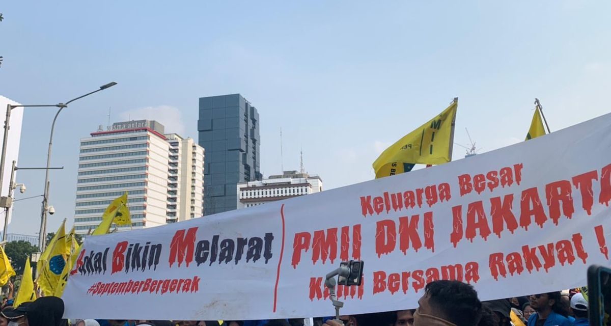 Harga BBM Naik, Mahasiswa Turun Ke Jalan Sampaikan Aspirasi