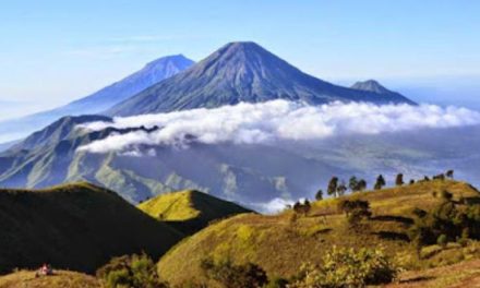 Keindahan Gunung Indonesia Yang Menarik Para Pendaki