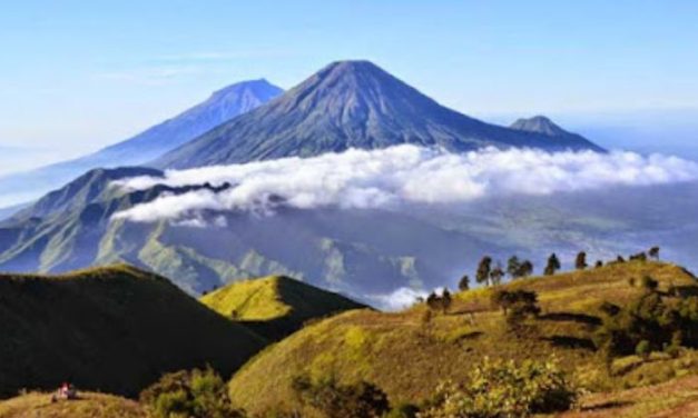 Keindahan Gunung Indonesia Yang Menarik Para Pendaki
