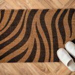 Keset Kaki: Memilih Bahan Yang Tepat Untuk Kebersihan Rumah