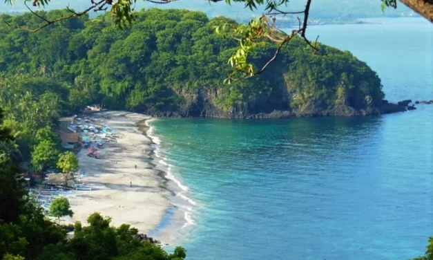 Pantai Tersembunyi Indonesia: Daya Tarik Destinasi Masih Alami