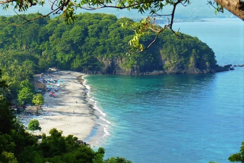 Pantai Tersembunyi Indonesia: Daya Tarik Destinasi Masih Alami